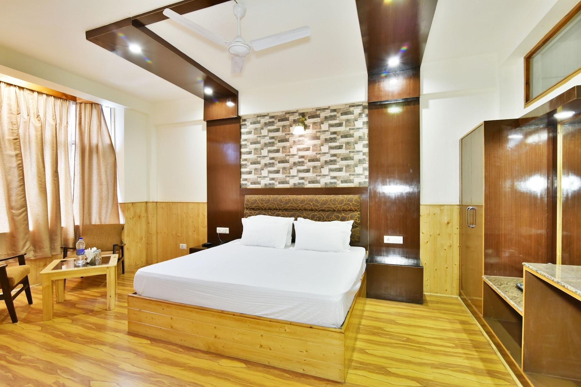 Hotel Devlok Манали Экстерьер фото