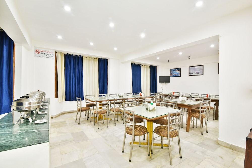 Hotel Devlok Манали Экстерьер фото