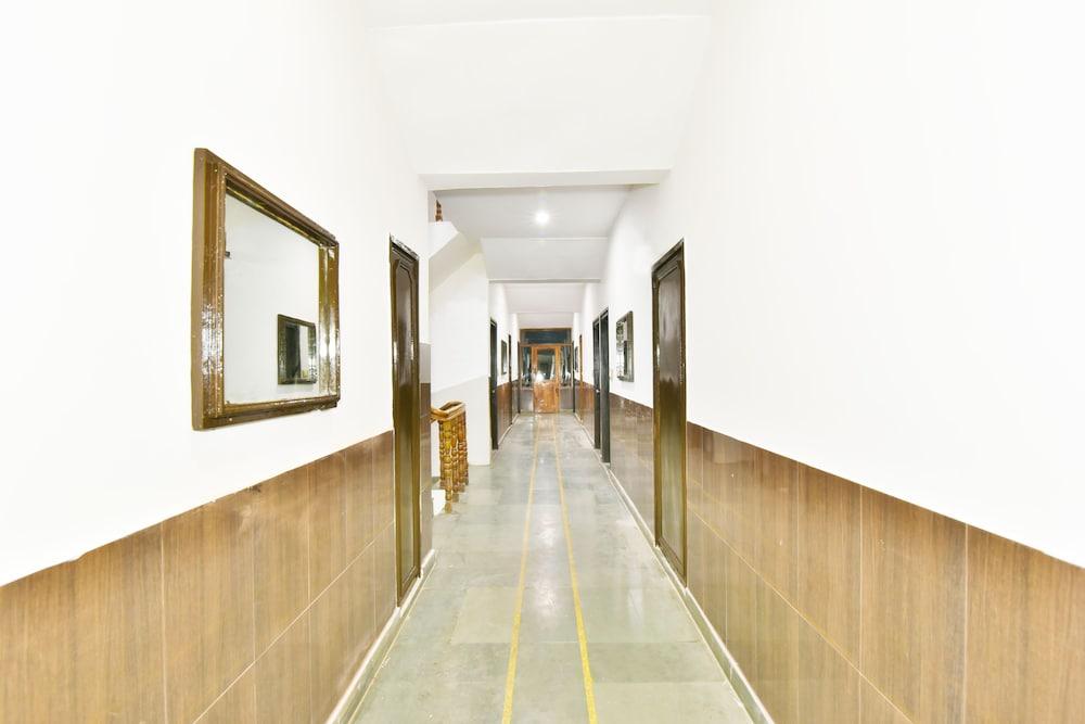 Hotel Devlok Манали Экстерьер фото